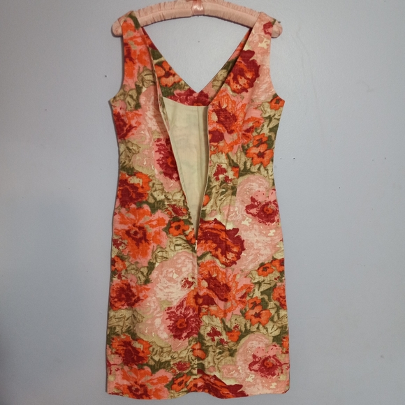 Women's Beautiful Floral Pink V-Neck Dress - Picture 4 of 8